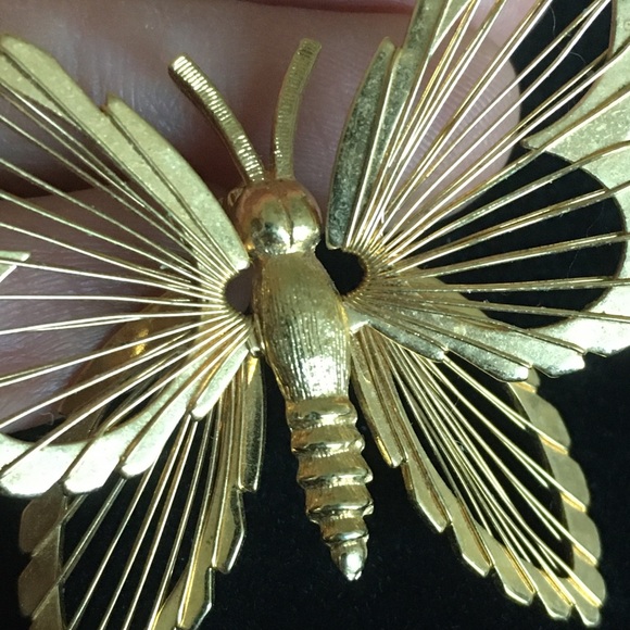 Vintage MONET Butterfly Brooch Pin - Picture 7 of 8